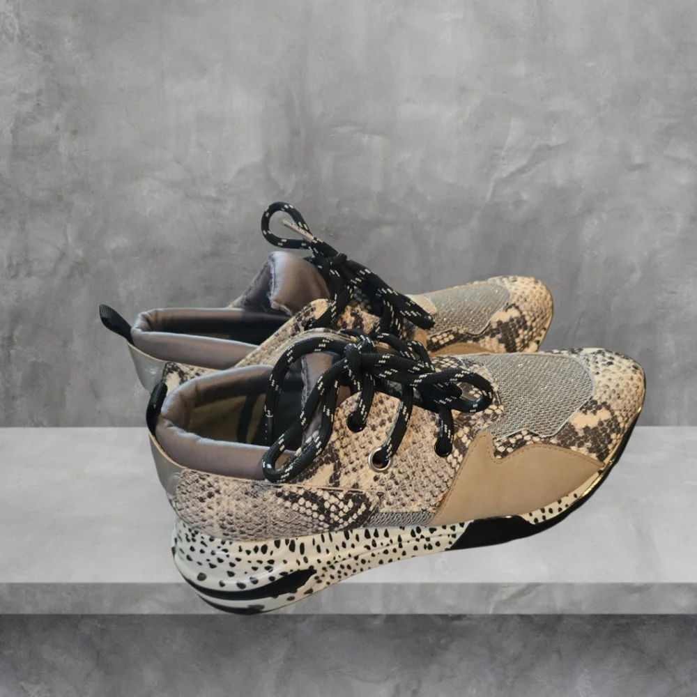 Steve Madden barely used